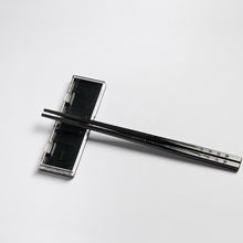 Load image into Gallery viewer, Jing Si Screwed on Chopsticks 雙截旋轉筷盒裝